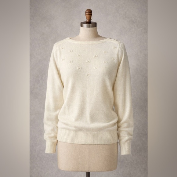 Eaton Sweaters - Vintage Eaton Cream Bow Embellished Sweater | Pearl Detail | Women’s M